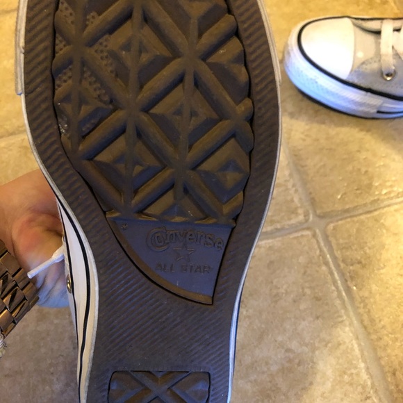 Grey with white dots converse - Picture 5 of 7